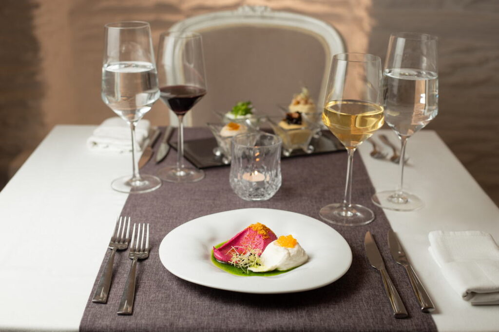 Dolllys-restaurant-andros-island-farmandseatotable-06