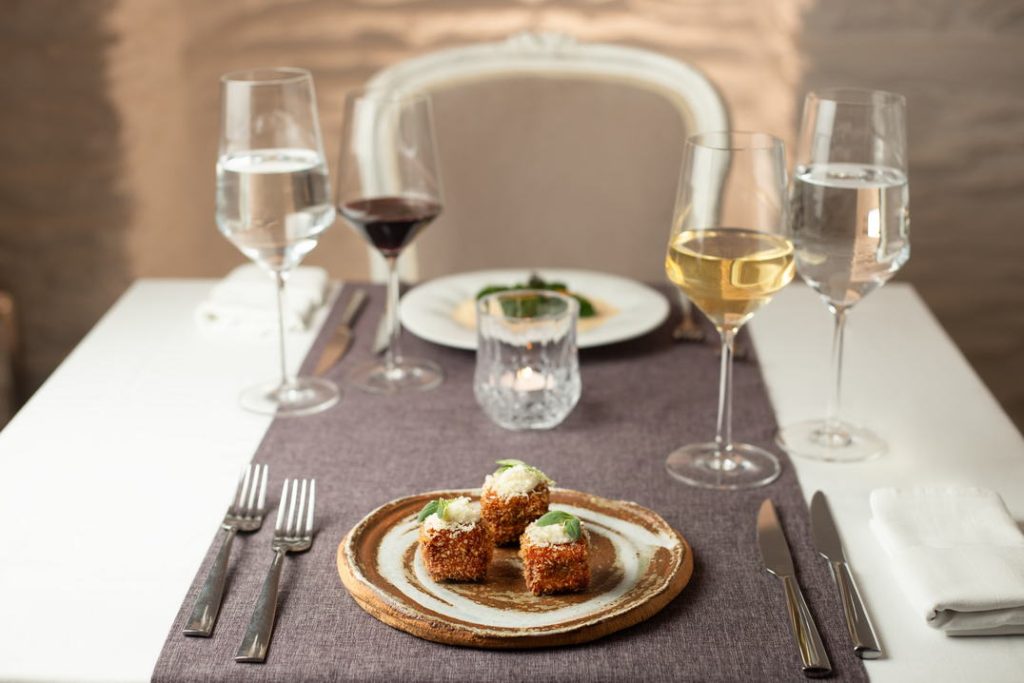 Dolllys-restaurant-andros-island-farmandseatotable-05
