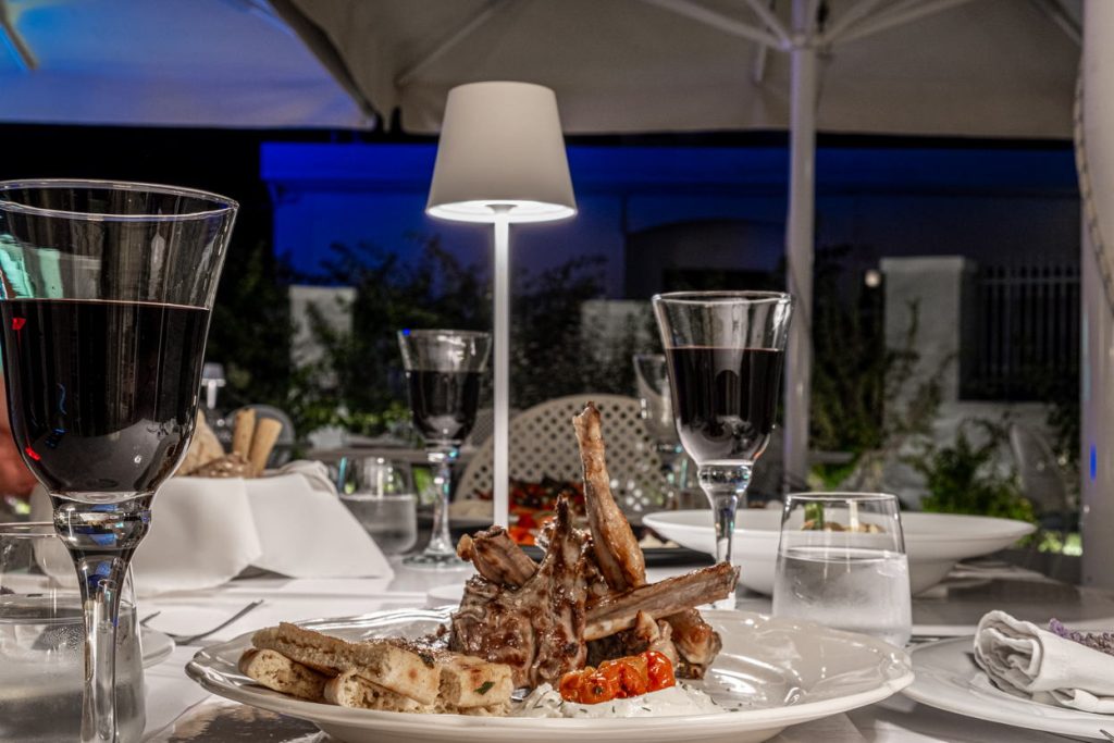 dollys-restaurant-andros-island-44